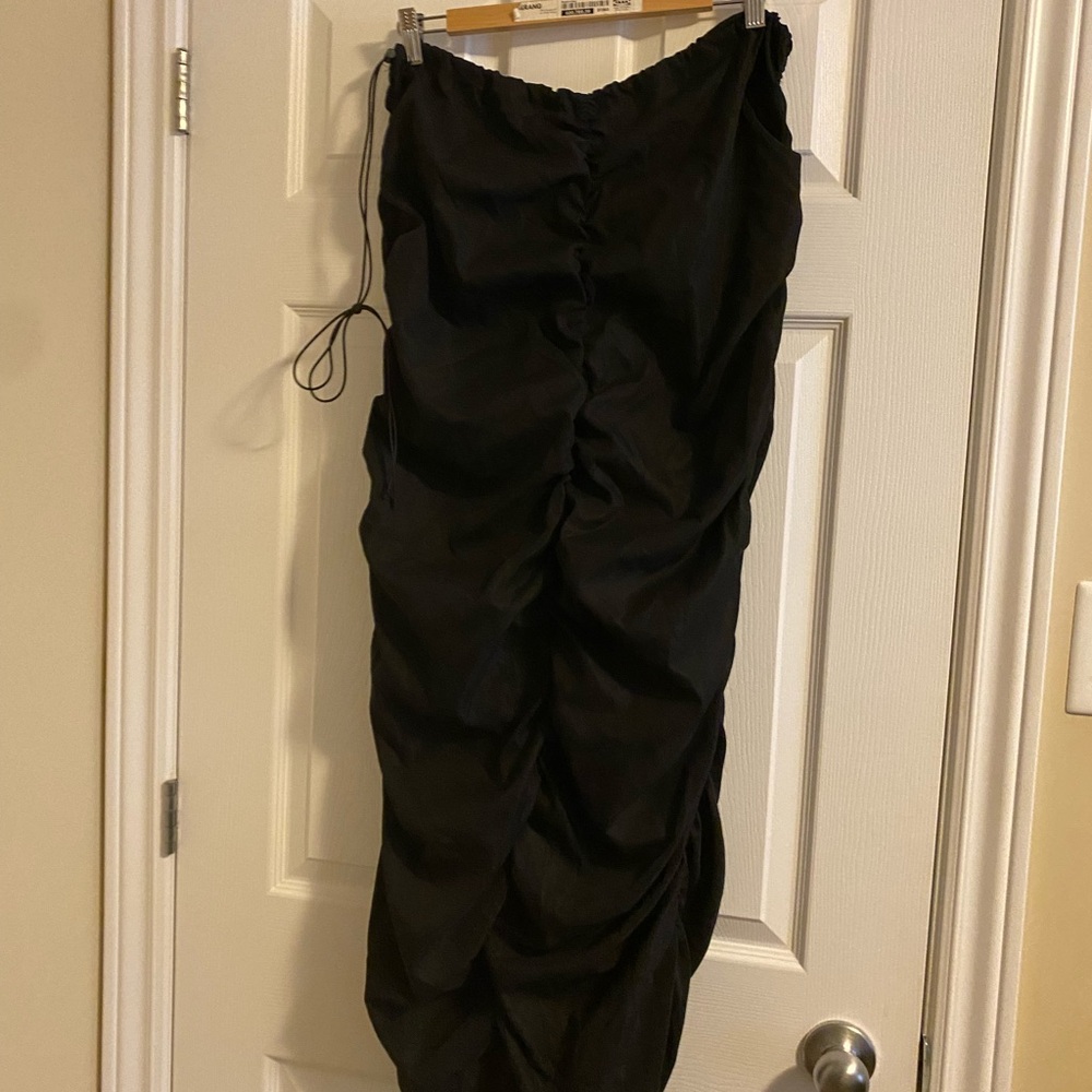 Assorted pants - Picture 5 of 10